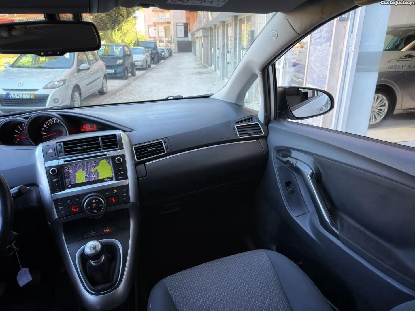 Toyota Verso 2.0 D-4D Exclusive+GPS — fotografia 6