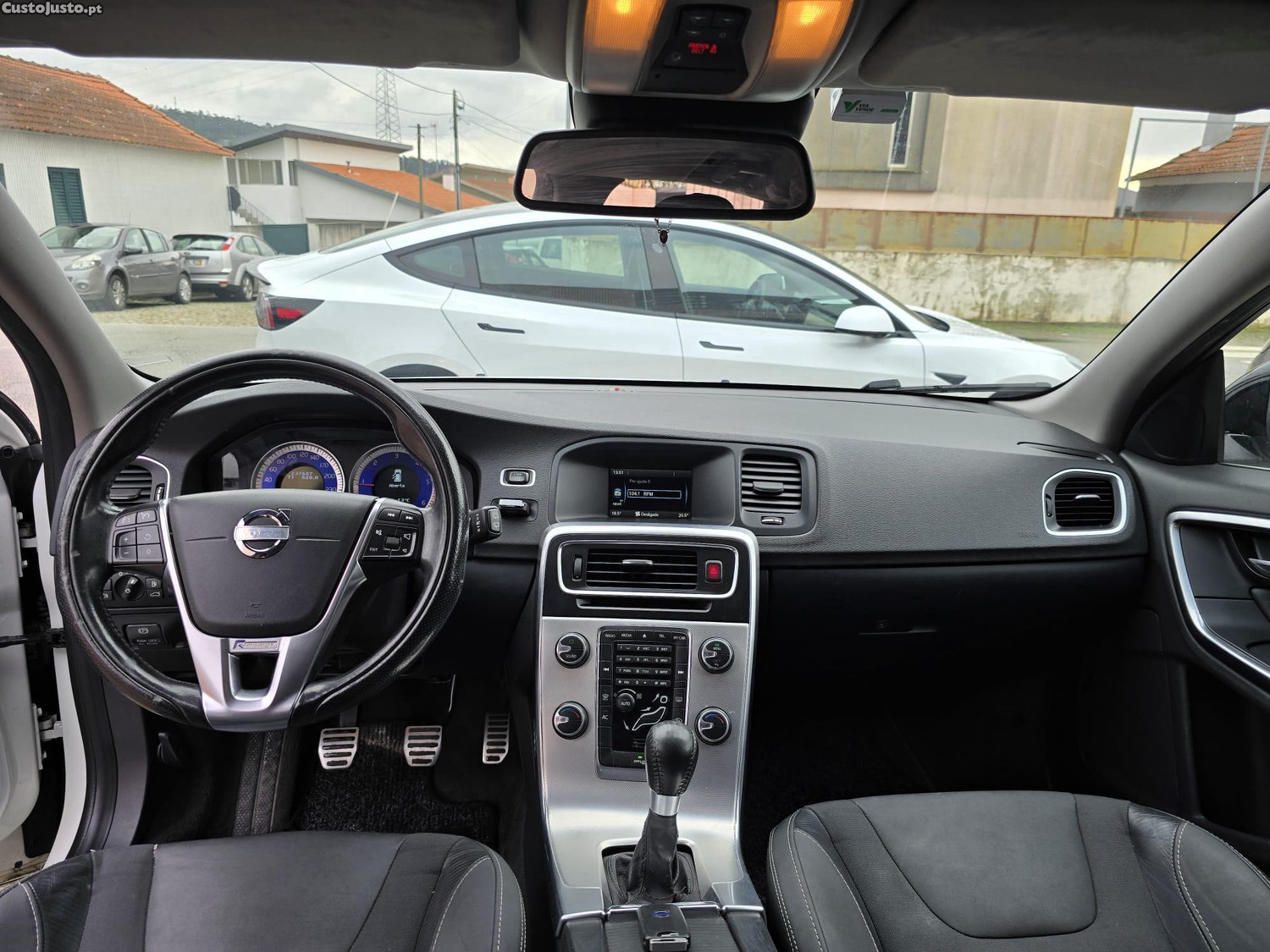 Volvo V60 R Design — photo 5