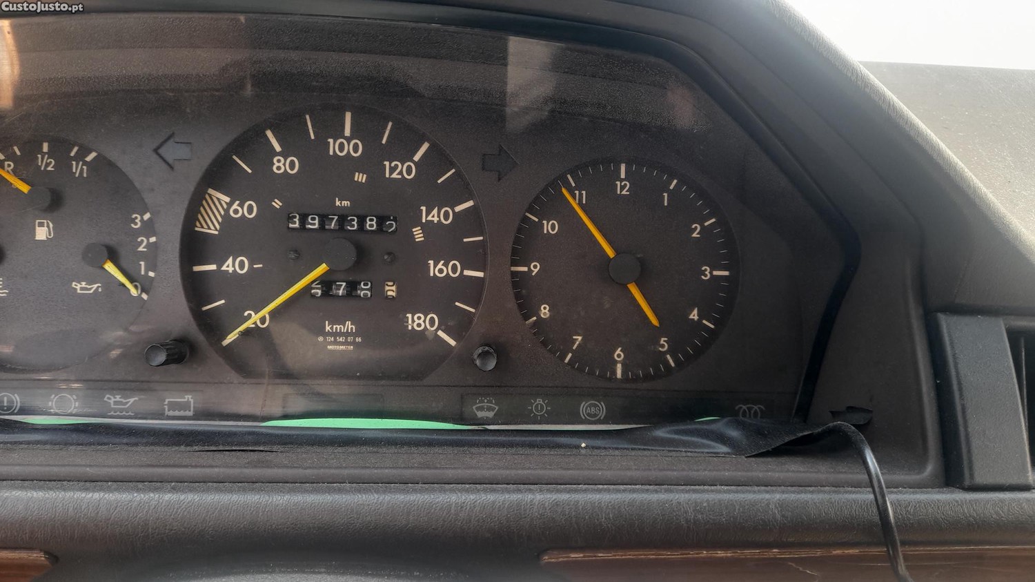 Mercedes-Benz E 200 D Elegance em impecávelestado — fotografia 5