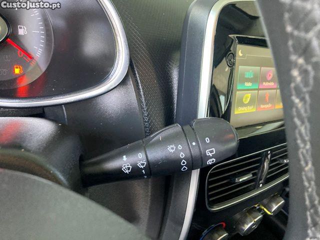 Renault Clio TCe 90 Dynamique — fotografia 17