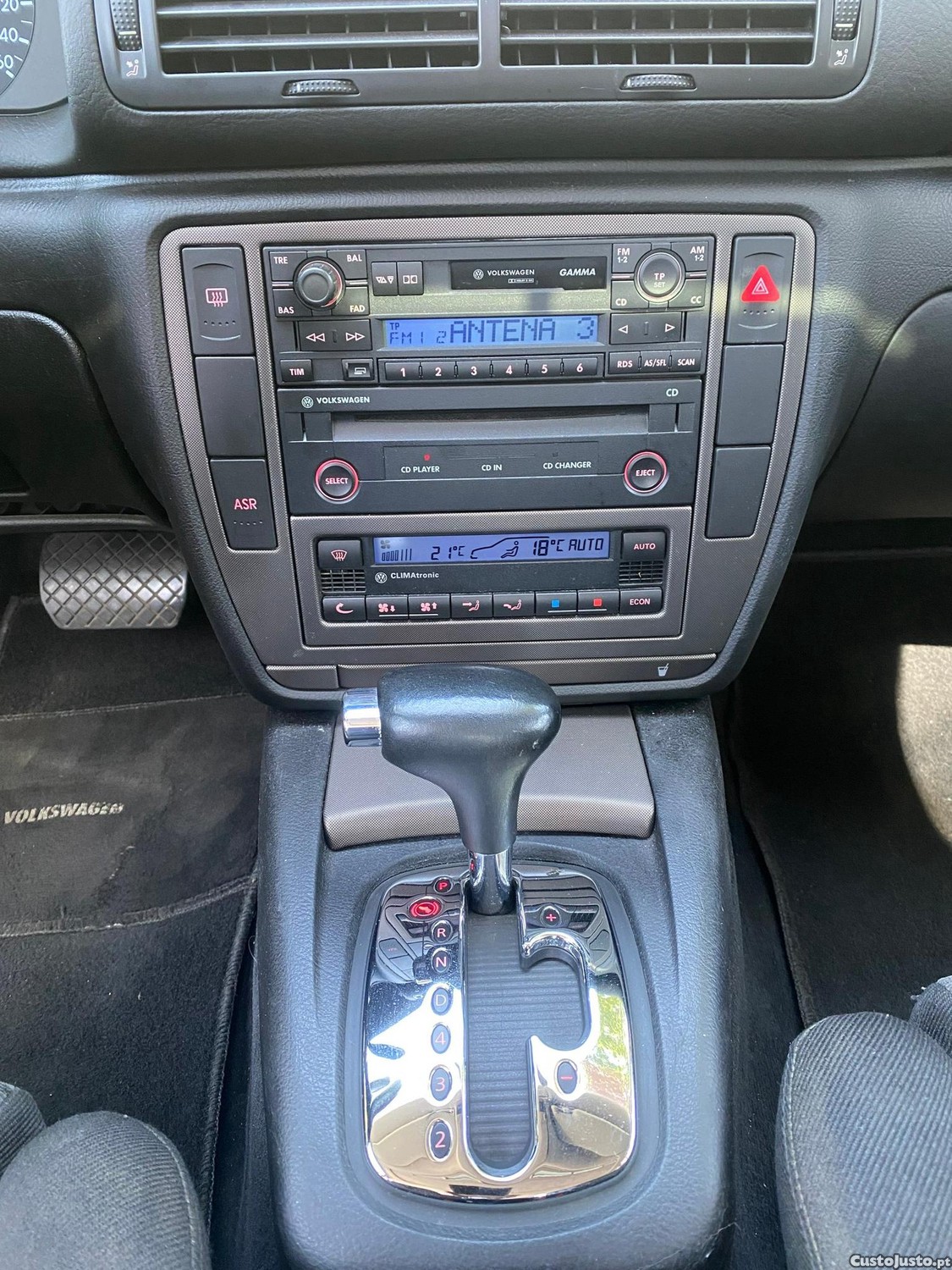 Volkswagen Passat 1.9 TDi Confortline Tip — fotografia 3