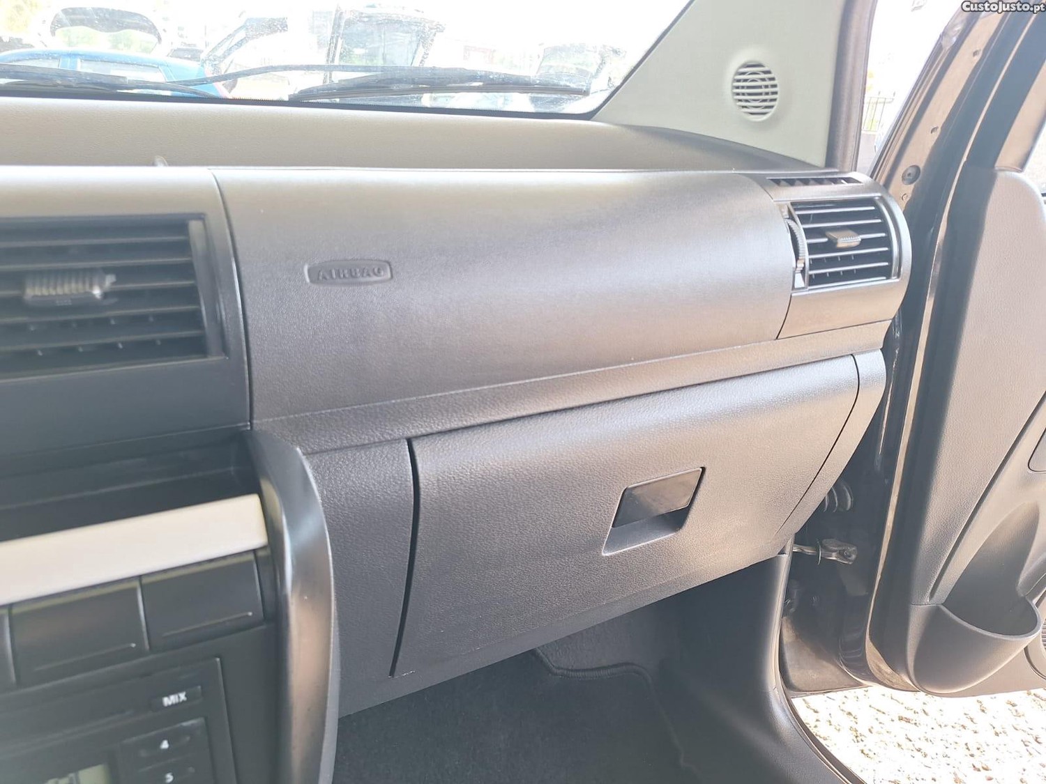 Volkswagen Fox 1.2 T.Liso Pack Elements — fotografia 3