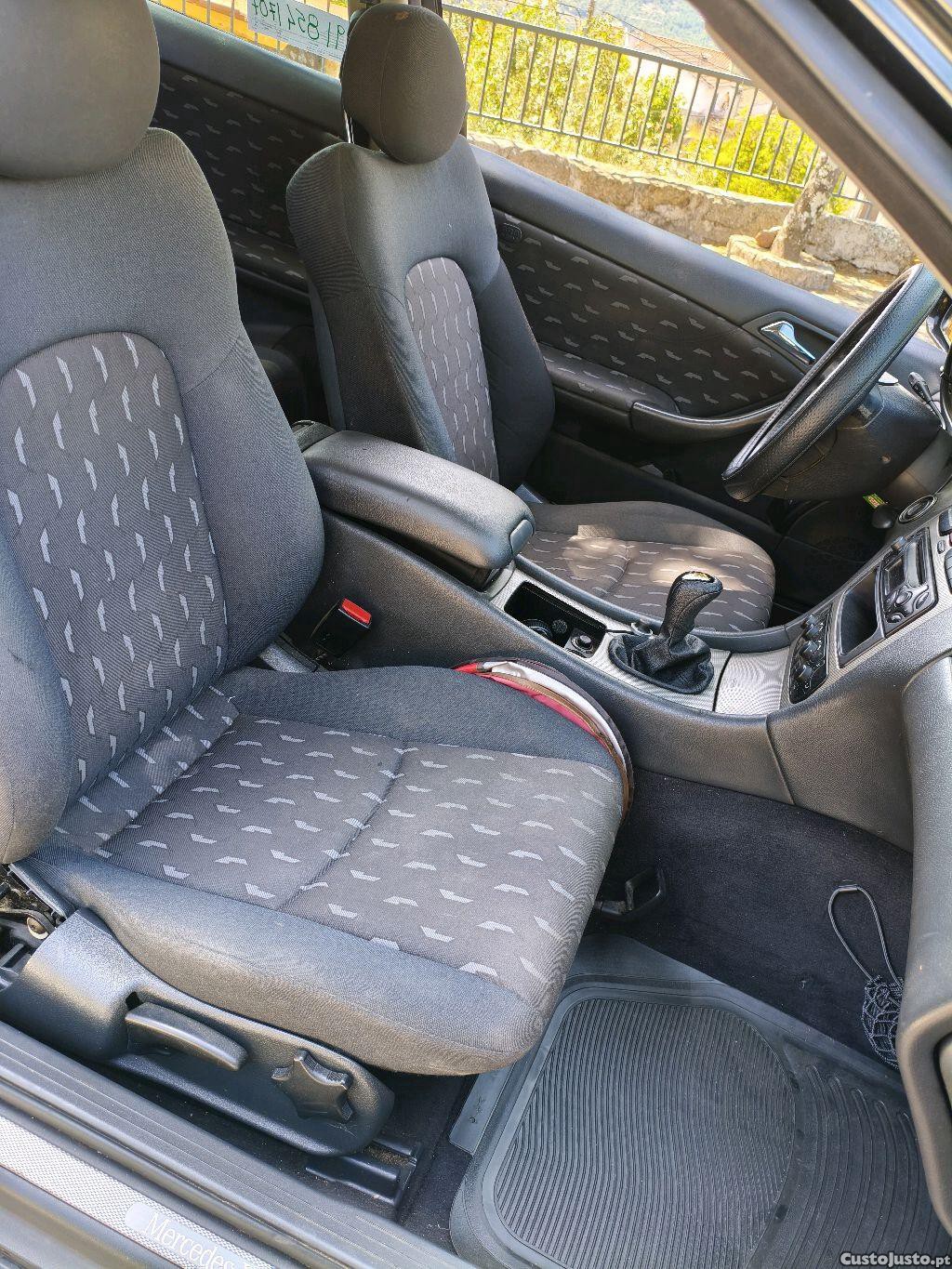 Mercedes-Benz C 220 Coupé — fotografia 3