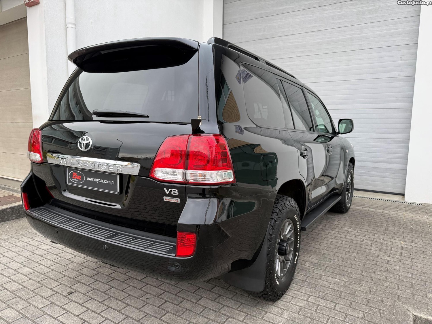 Toyota Land Cruiser 4.5 D-4D V8 — fotografia 17