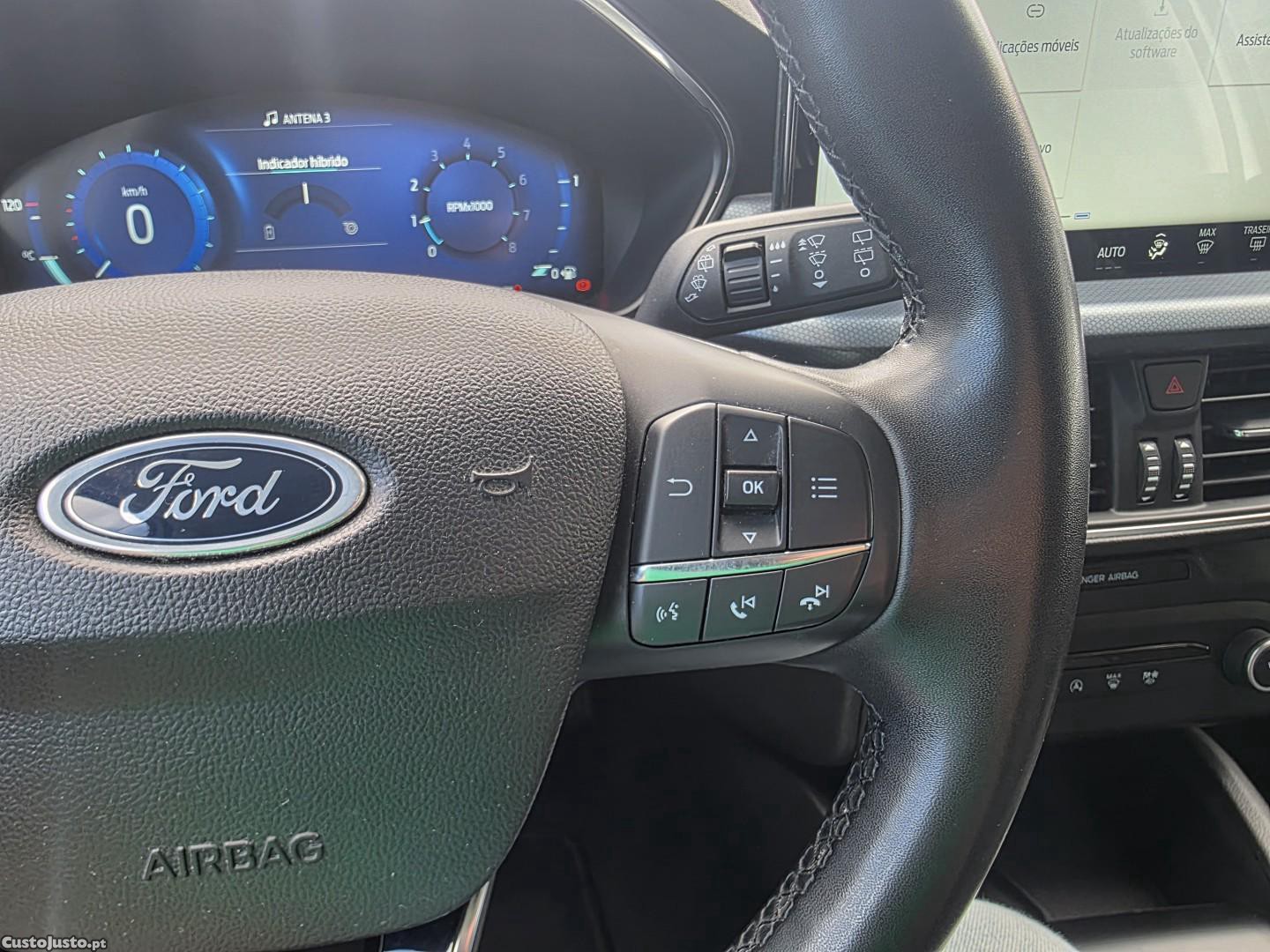 Ford Focus 1.0 EcoBoost MHEV Active X — fotografia 8