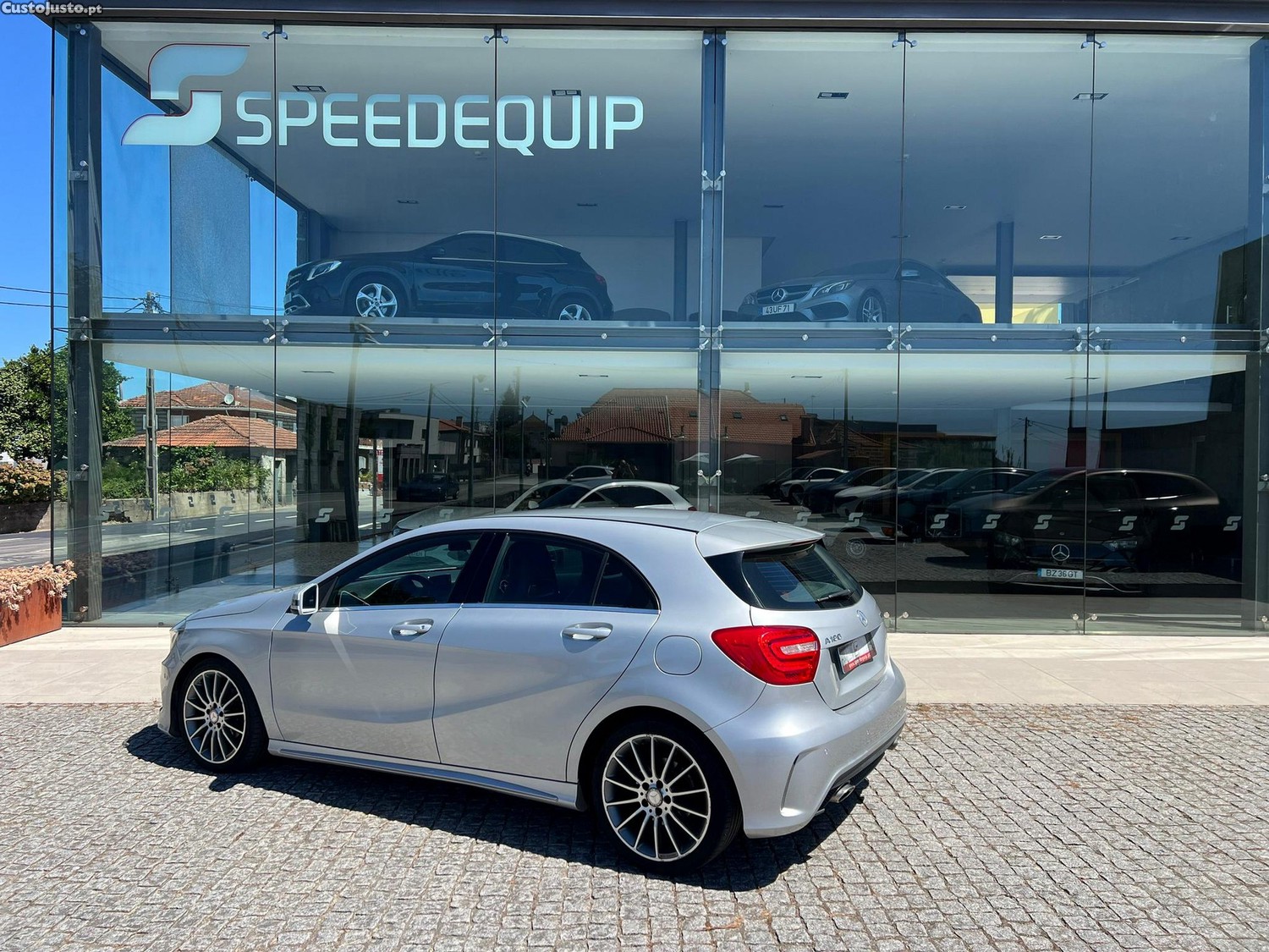 Mercedes-Benz A 180 CDi BlueEfficiency Edition AMG Line — fotografia 23