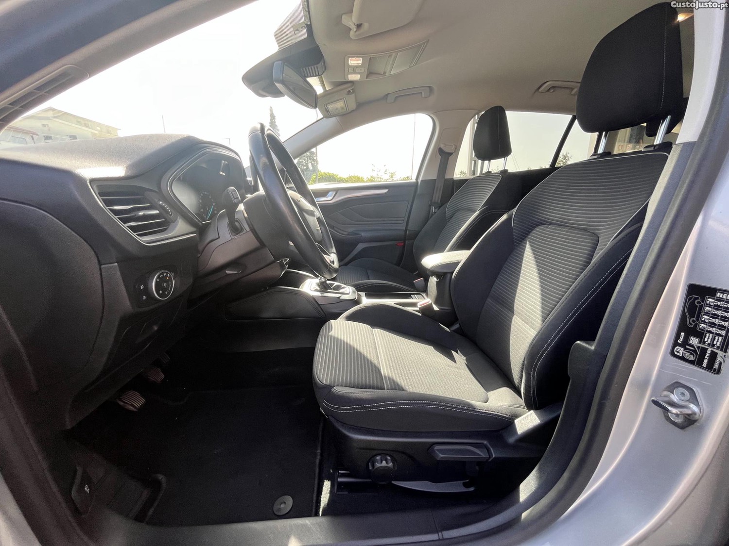 Ford Focus SW 1.5 TDCi Titanium — fotografia 9
