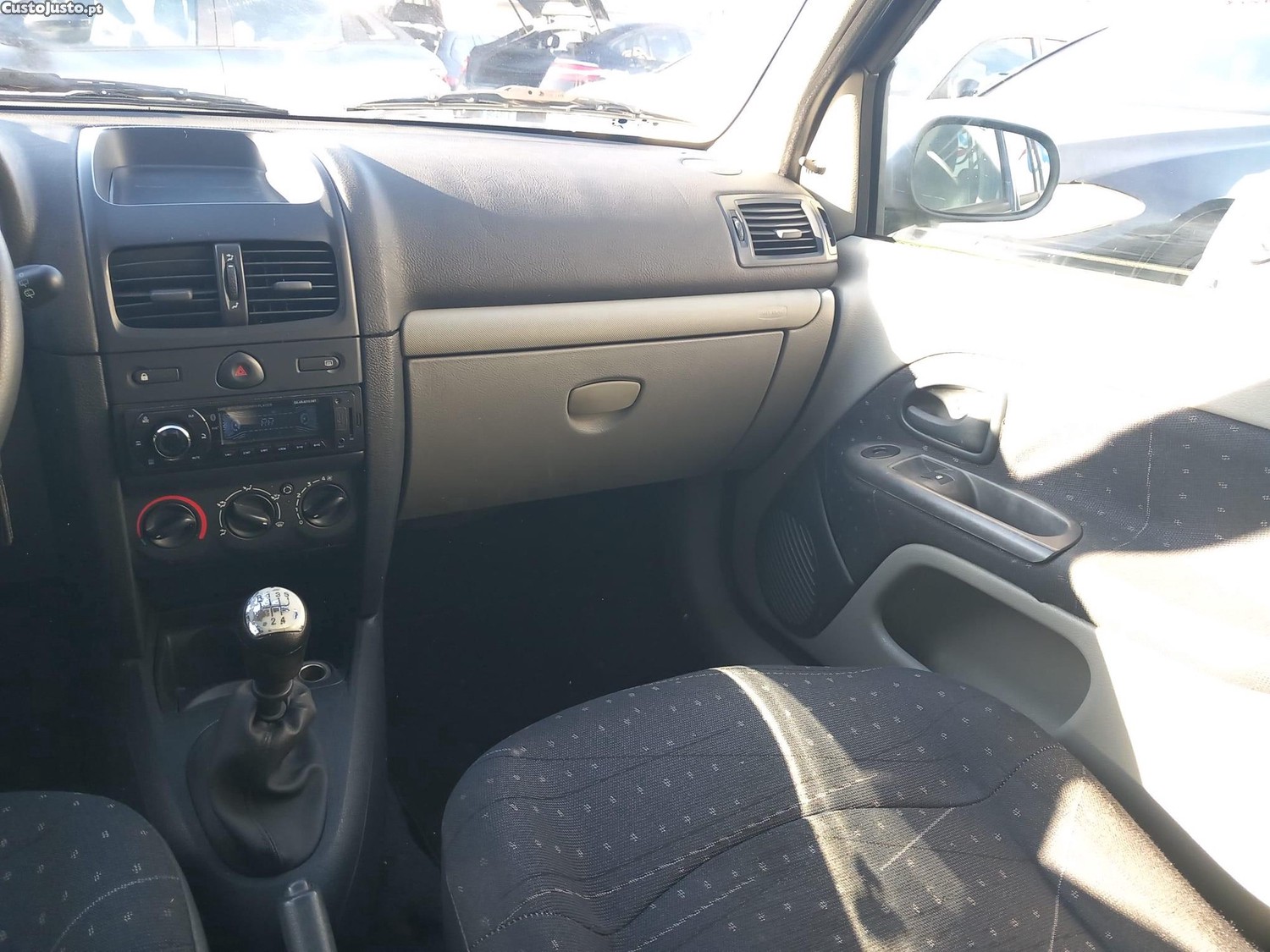 Renault Clio 1.5 dCi Confort — fotografia 8