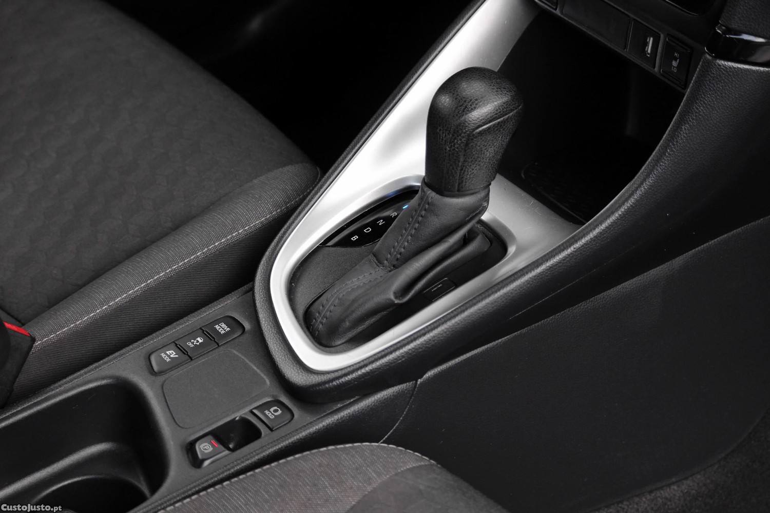 Toyota Yaris 1.5 HDF Comfort — fotografia 15