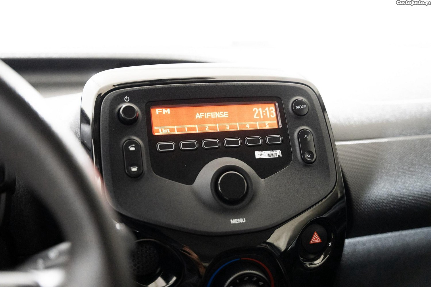 Citroën C1 1.0 VTi Feel — fotografia 11
