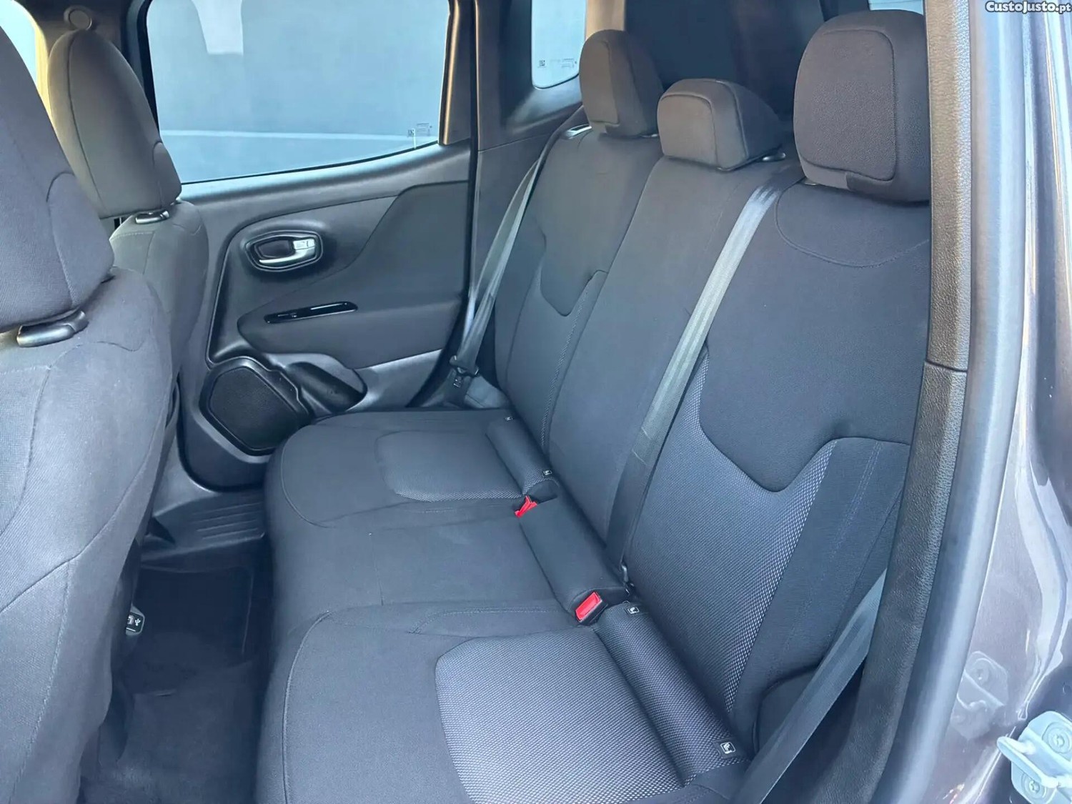 Jeep Renegade 1.0 T Longitude — fotografia 6