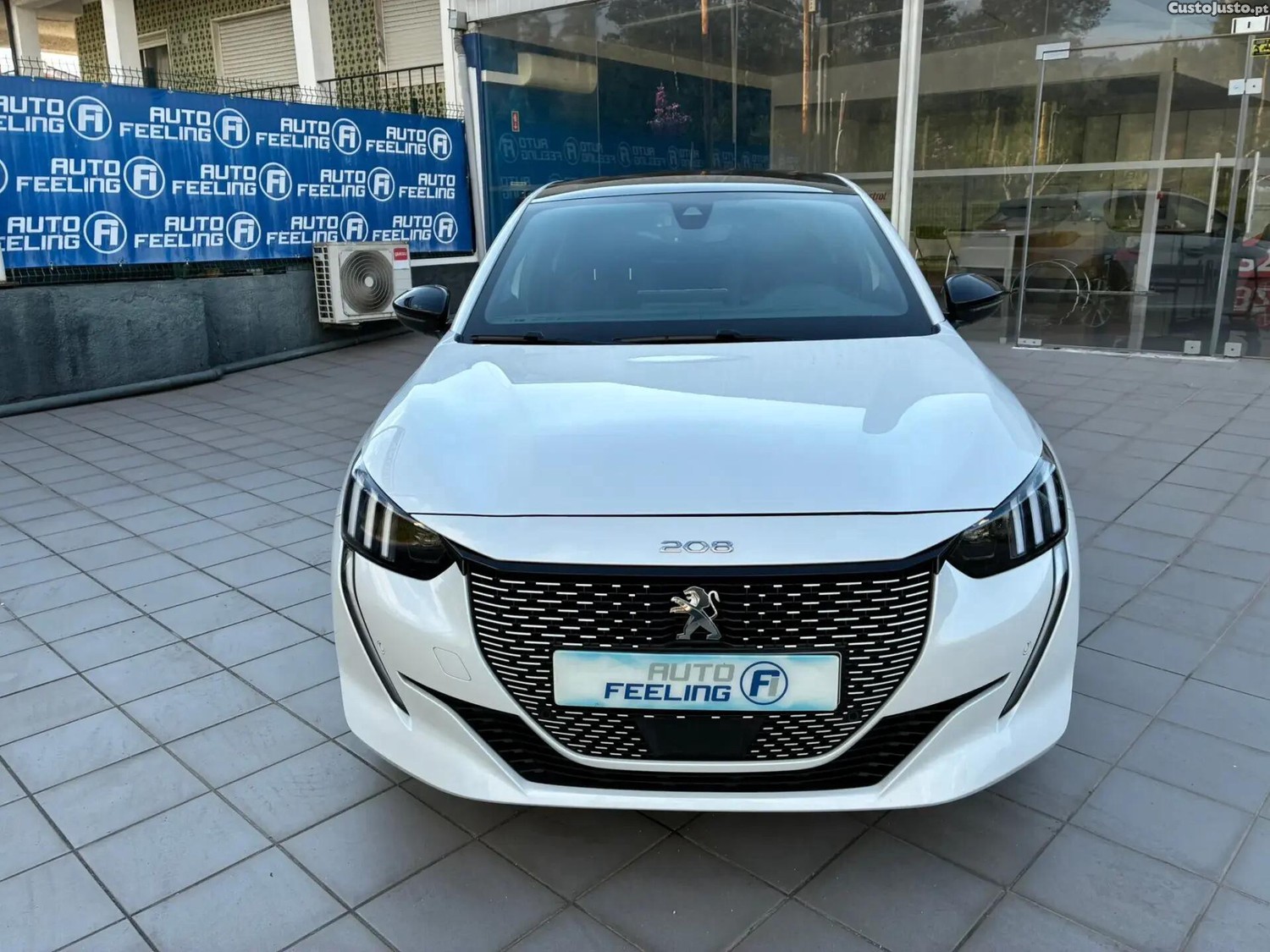 Peugeot e-208 50 kWh GT Line — fotografia 29