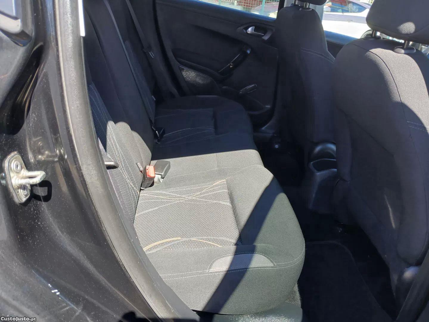 Peugeot 208 1.2 vti active — fotografia 7
