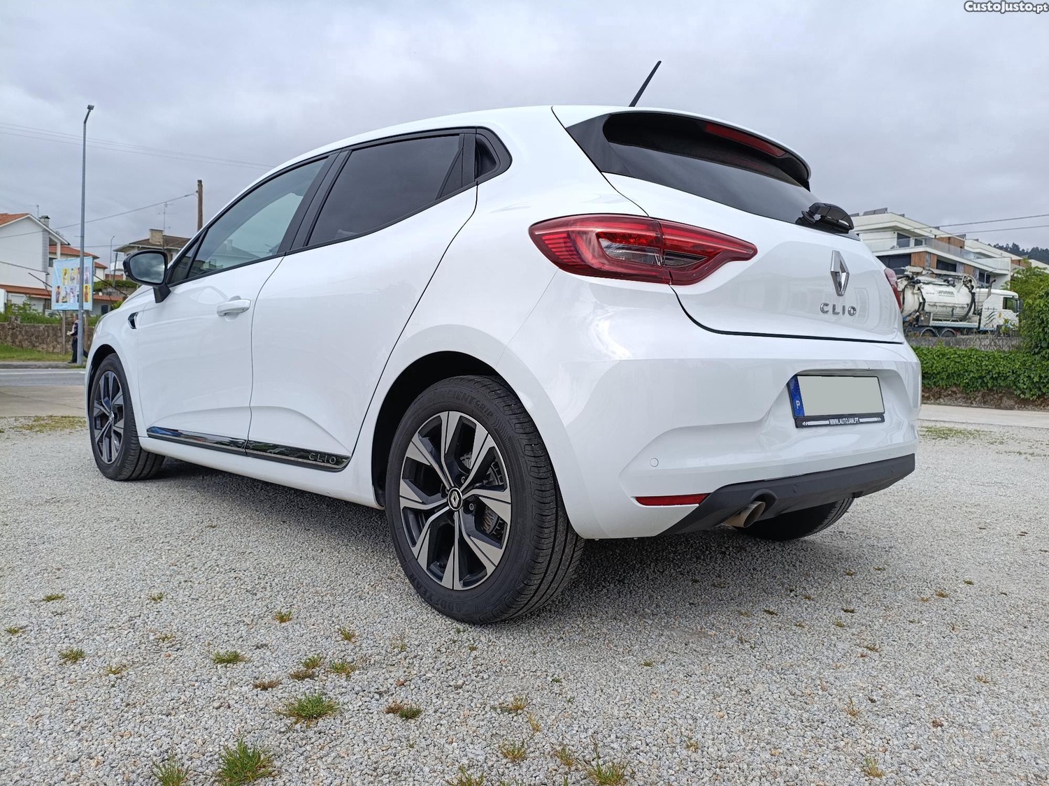 Renault Clio V 1.0 TCe 100cv Bi-Fuel Limited — photo 3