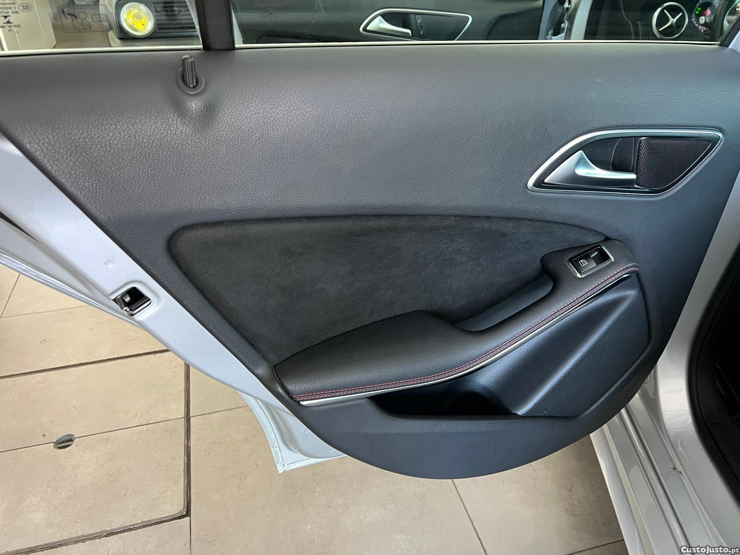 Mercedes-Benz A 180 CDi BlueEfficiency Edition AMG Line — fotografia 11
