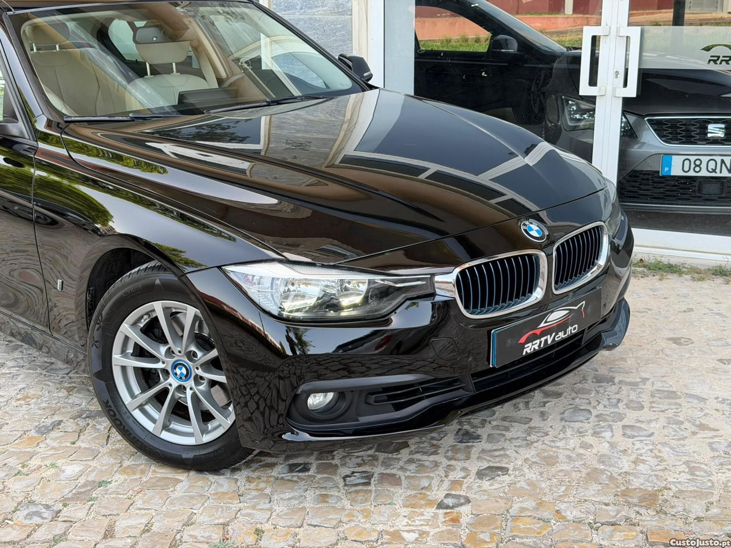 BMW 330 e iPerformance Advantage — fotografia 14
