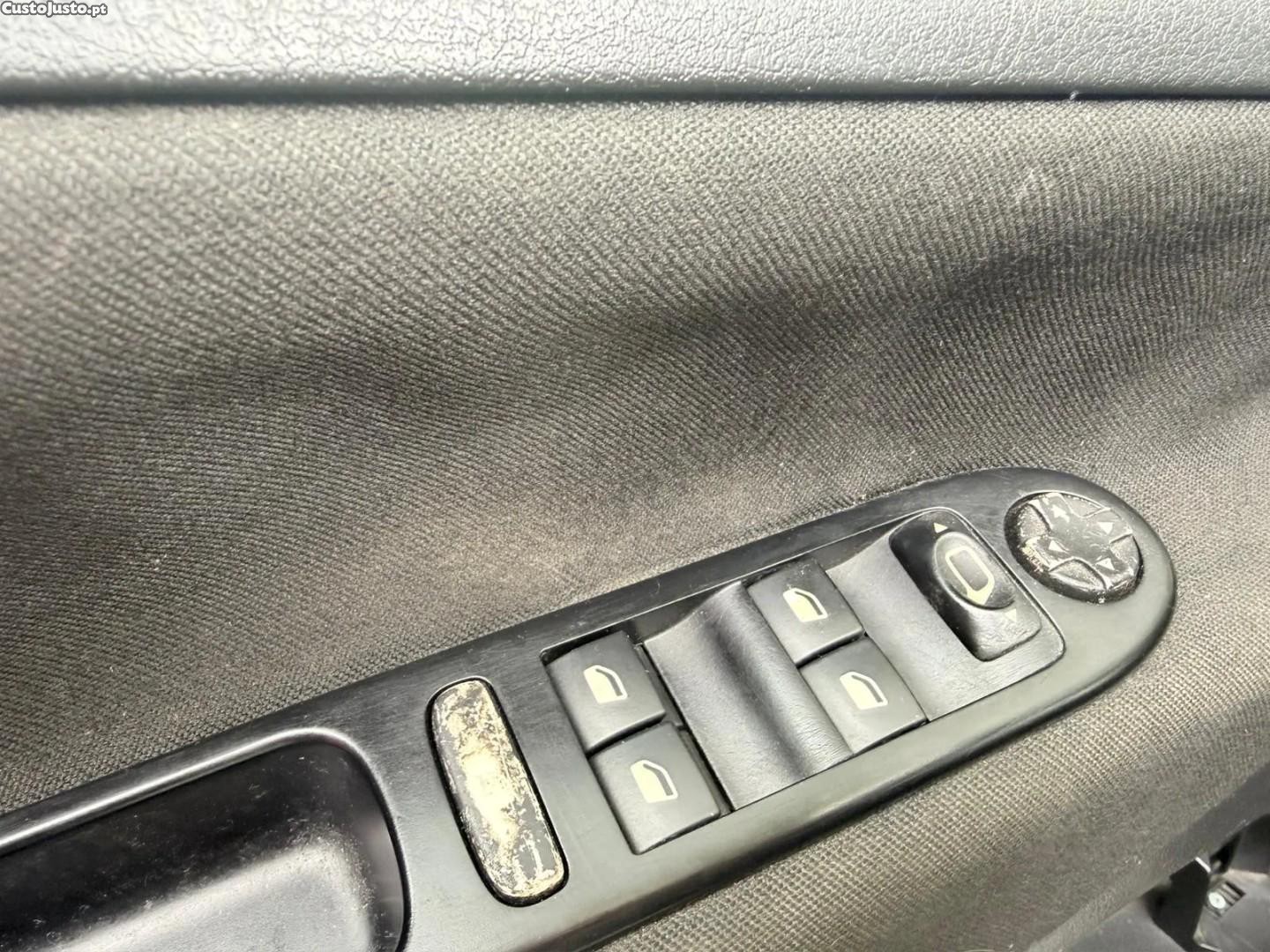 Peugeot 207 1.4 HDi Sport — fotografia 3