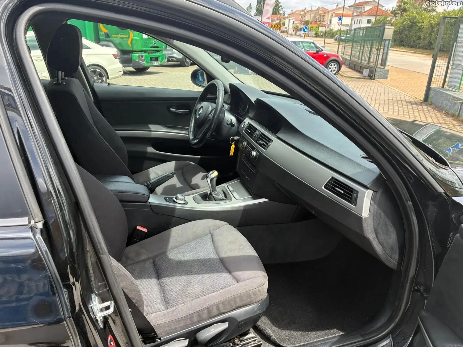 BMW 318 d Touring — fotografia 2