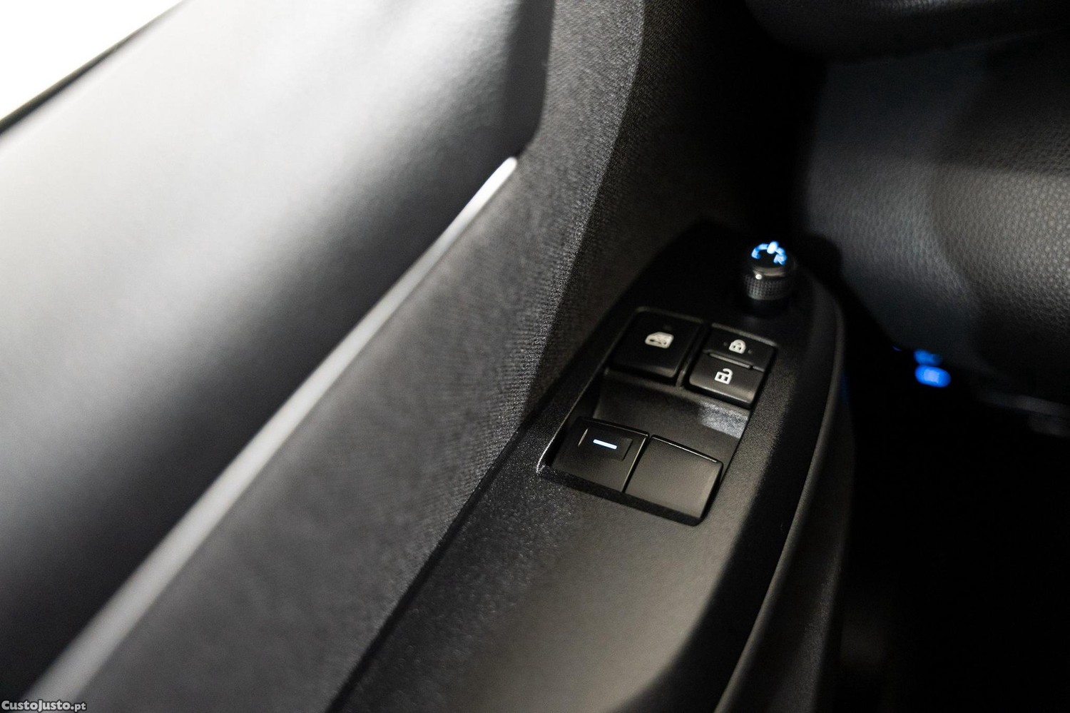 Toyota Yaris 1.5 VVT-i Comfort — fotografia 4