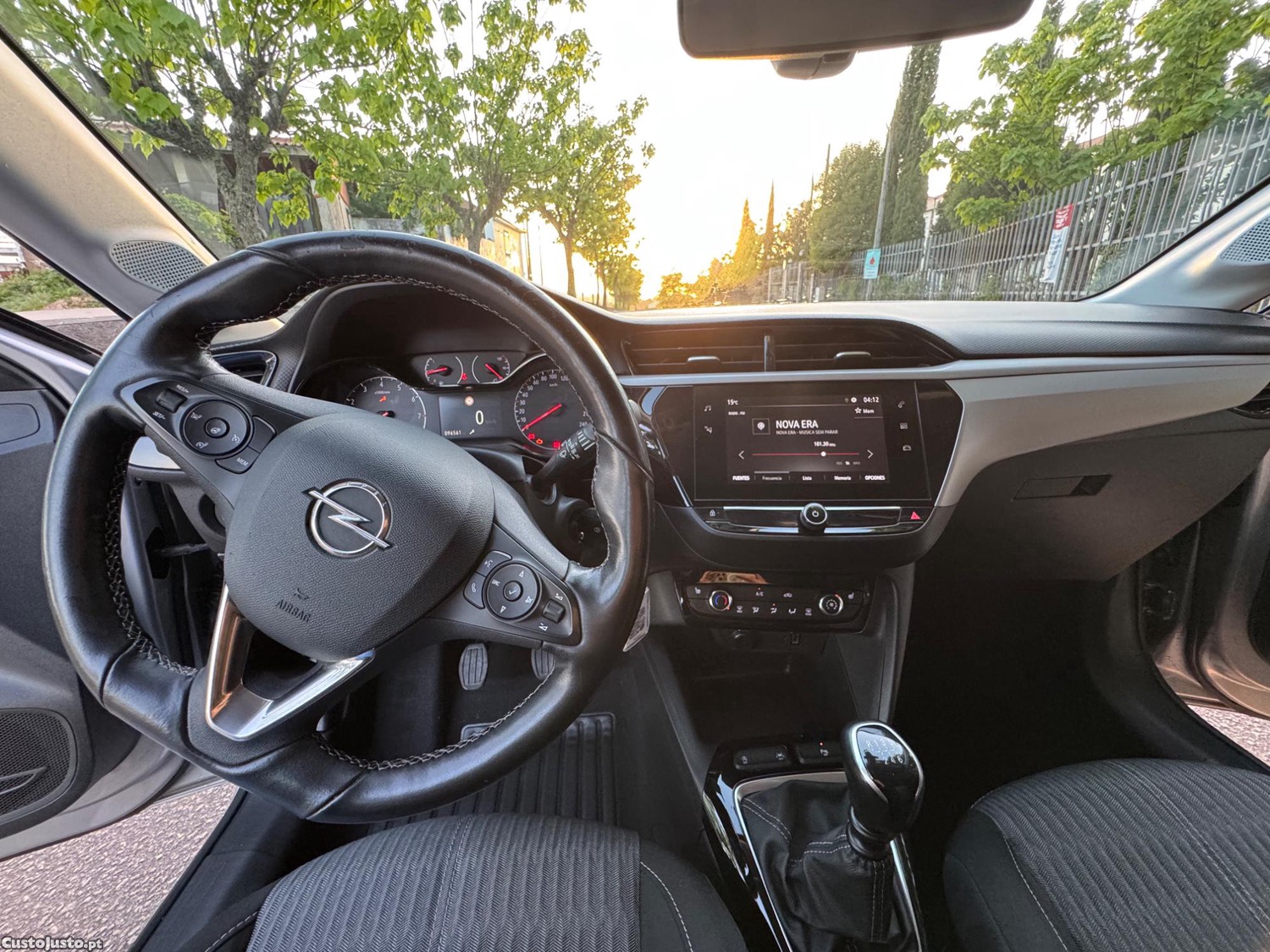 Opel Corsa 1.2 Turbo Elegance — fotografia 2