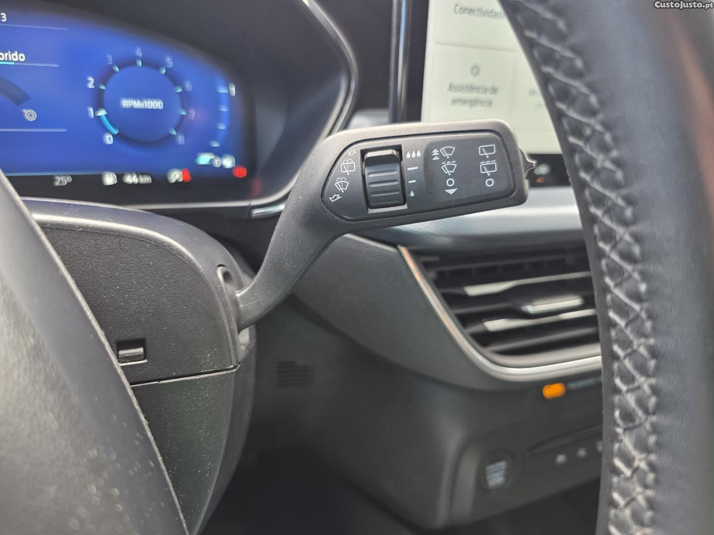 Ford Focus 1.0 EcoBoost MHEV Active X — fotografia 6