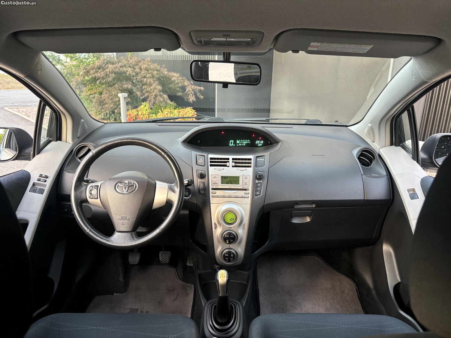 Toyota Yaris 1.0 vvt-i — fotografia 6