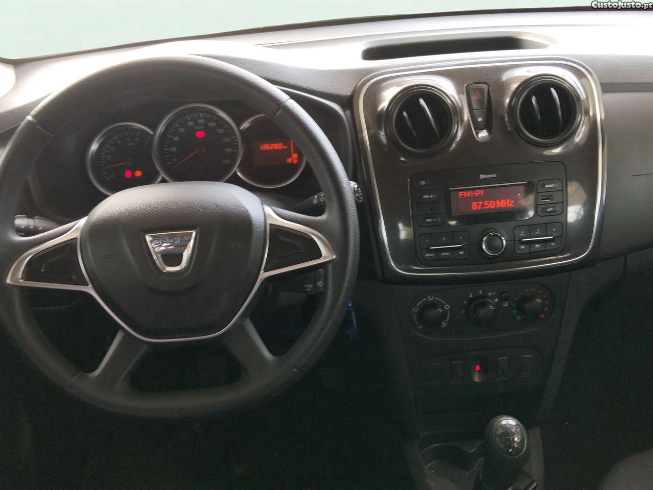 Dacia Sandero 1.0 SCe Comfort — fotografia 7