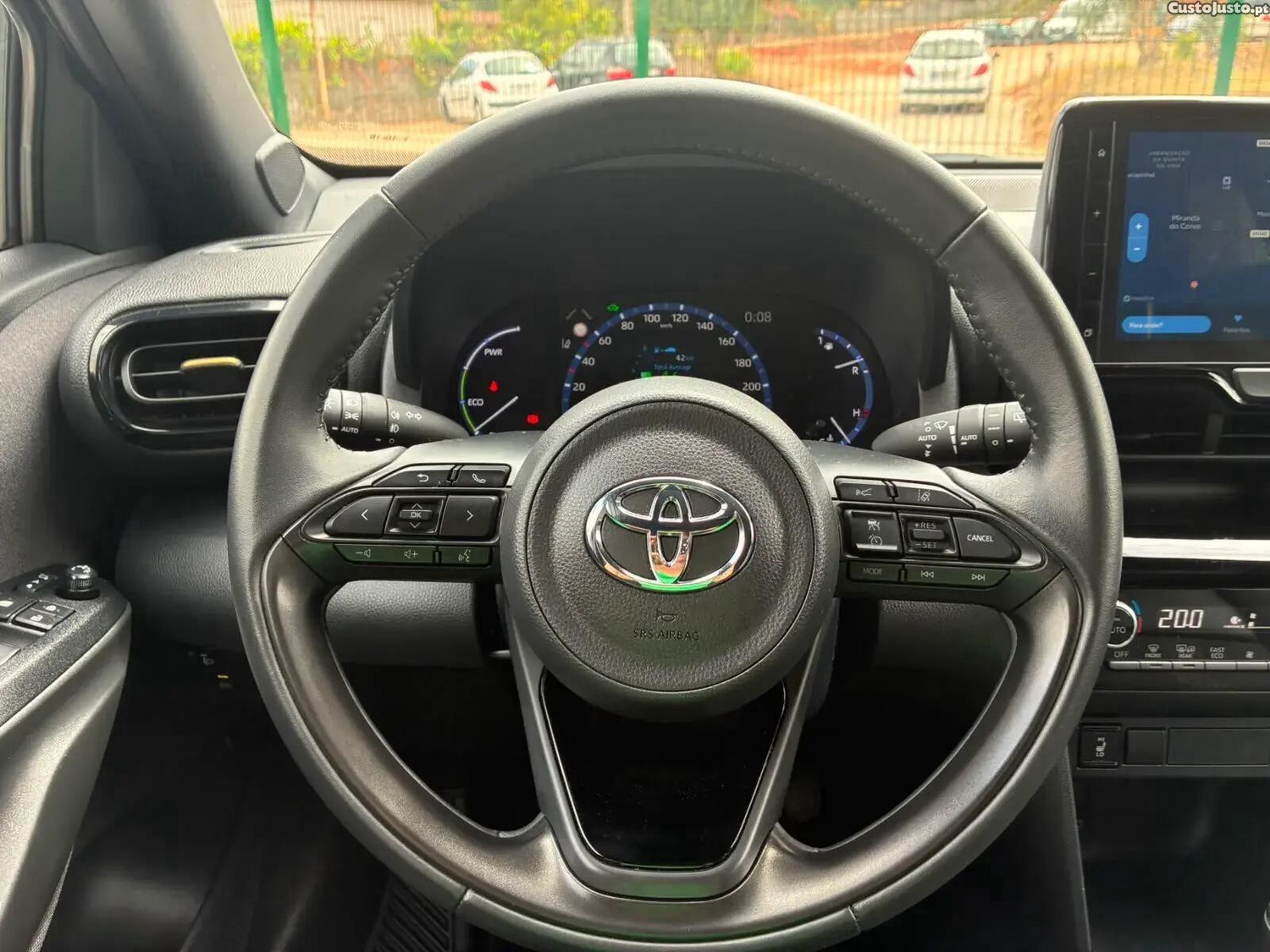 Toyota Yaris 1.5 HDF Luxury — fotografia 16