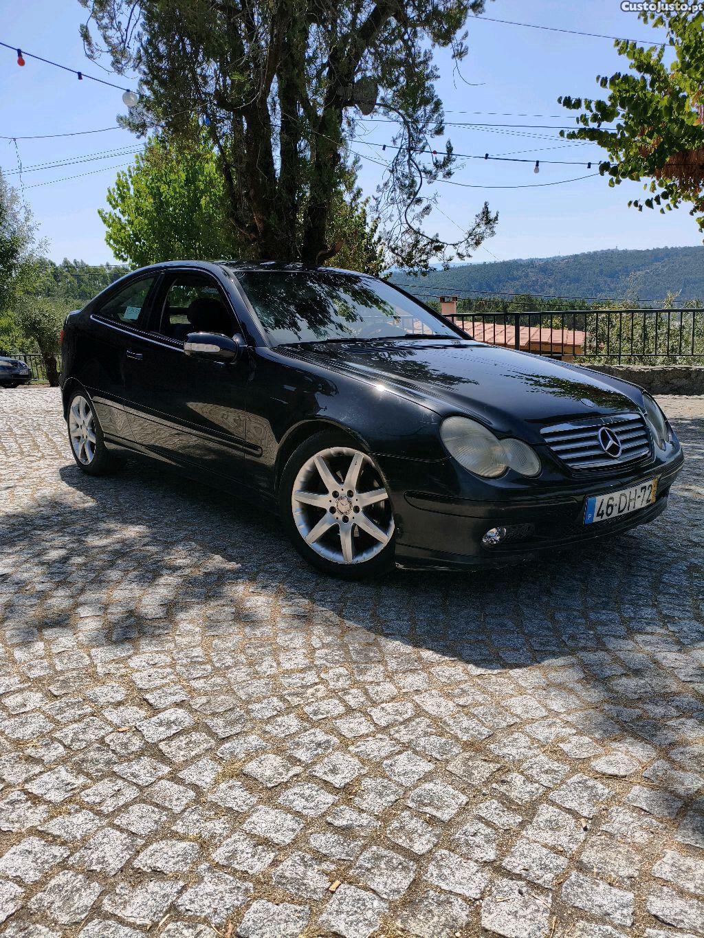 Mercedes-Benz C 220 Coupé — fotografia 11