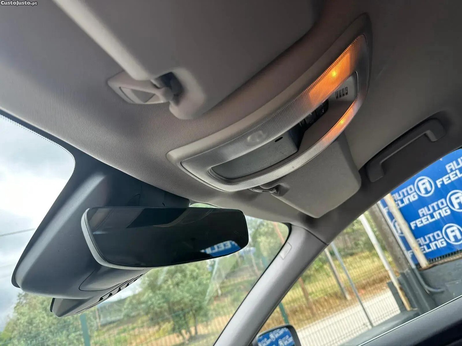 Volvo XC 60 2.0 D4 Momentum — fotografia 11