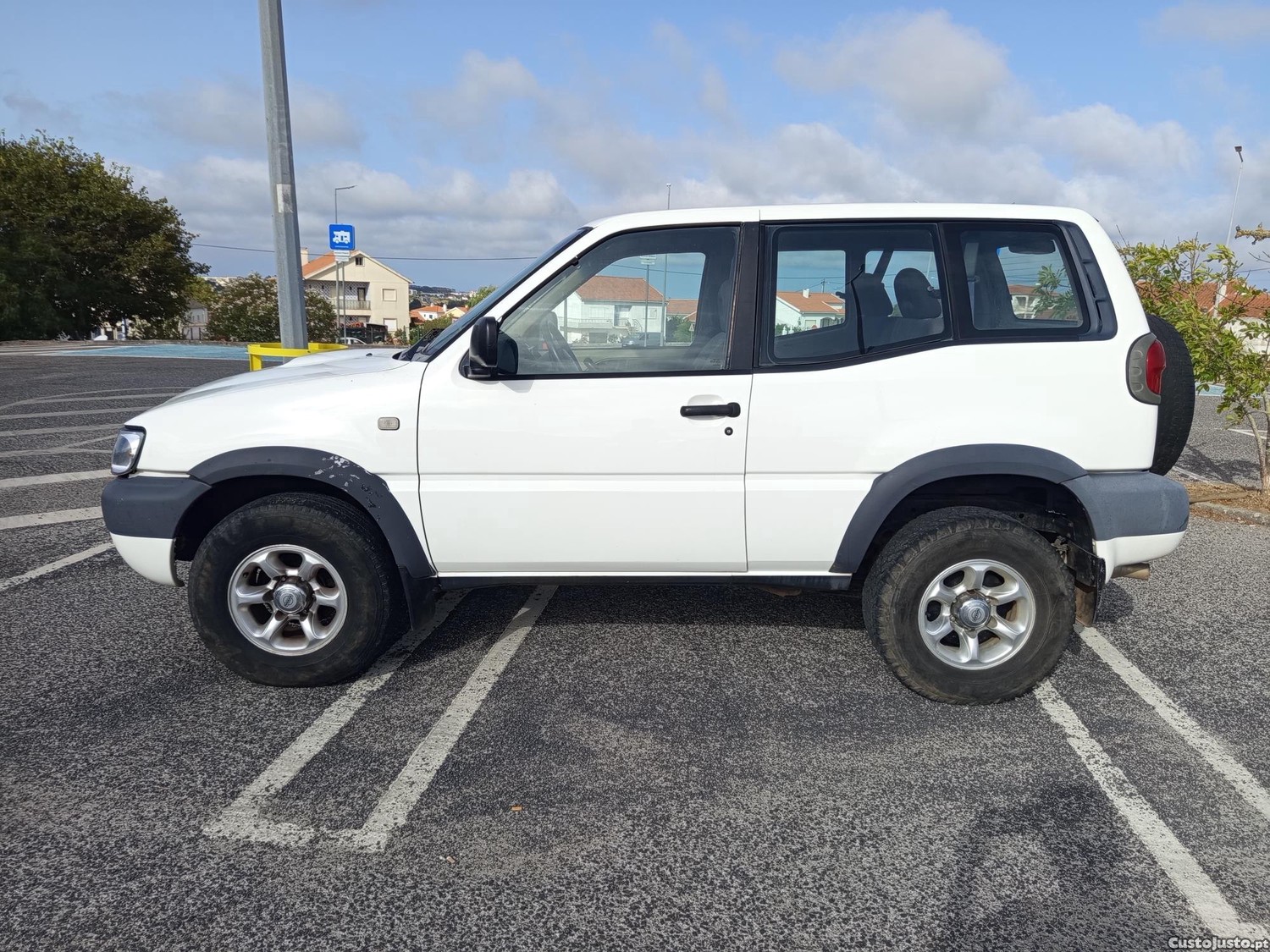 Nissan Terrano 2.7 125HP 3 Portas — fotografia 6