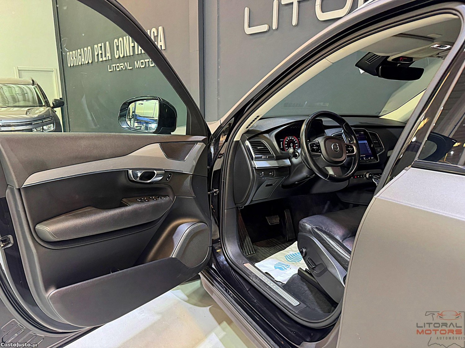 Volvo XC 90 2.0 D4 Momentum — fotografia 11