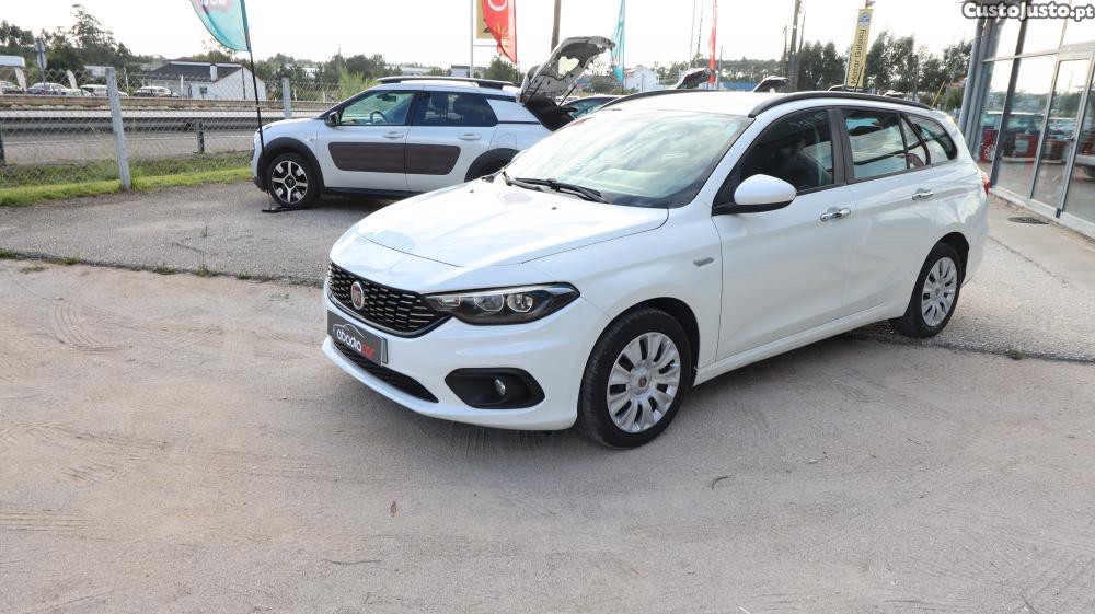 Fiat Tipo 1.3 MultiJet Lounge — fotografia 18