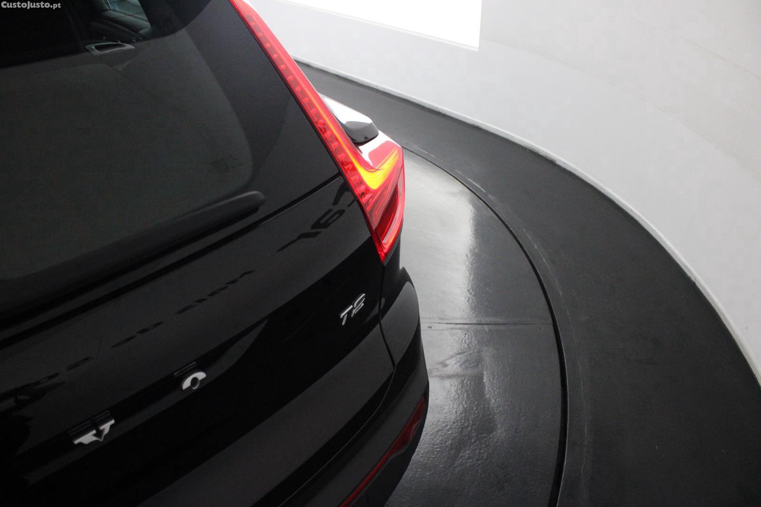 Volvo XC 40 1.5 T2 MOMENTUM CORE — fotografia 3