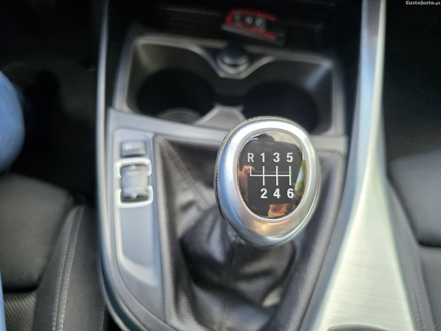 BMW 116 d Line Sport — fotografia 12