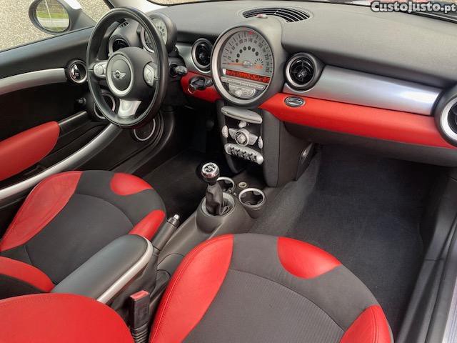 MINI Cooper D 1.6 110 CV 2009 — fotografia 2