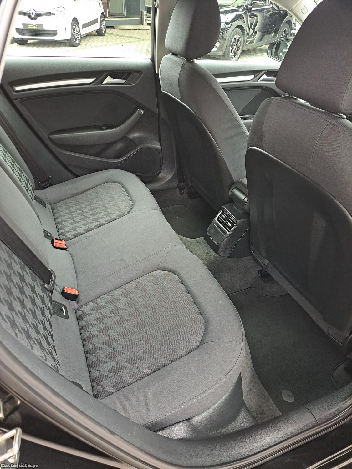 Audi A3 Sportback 1.6 TDI Ultra — fotografia 10