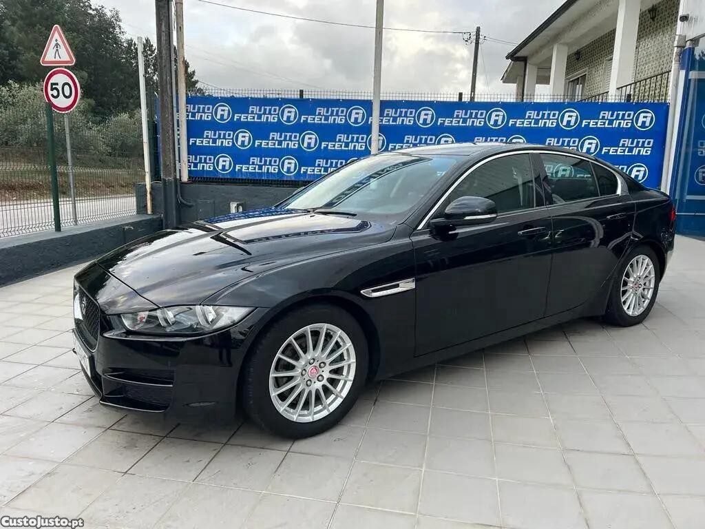 Jaguar XE 2.0 D Prestige — fotografia 26