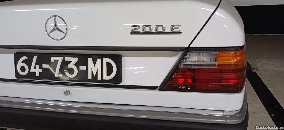 Mercedes-Benz 200 E — fotografia 7