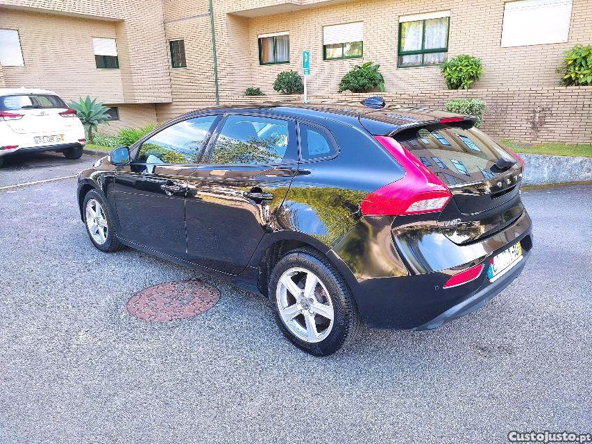 Volvo V40 2.0d 120cv Momentum — fotografia 9