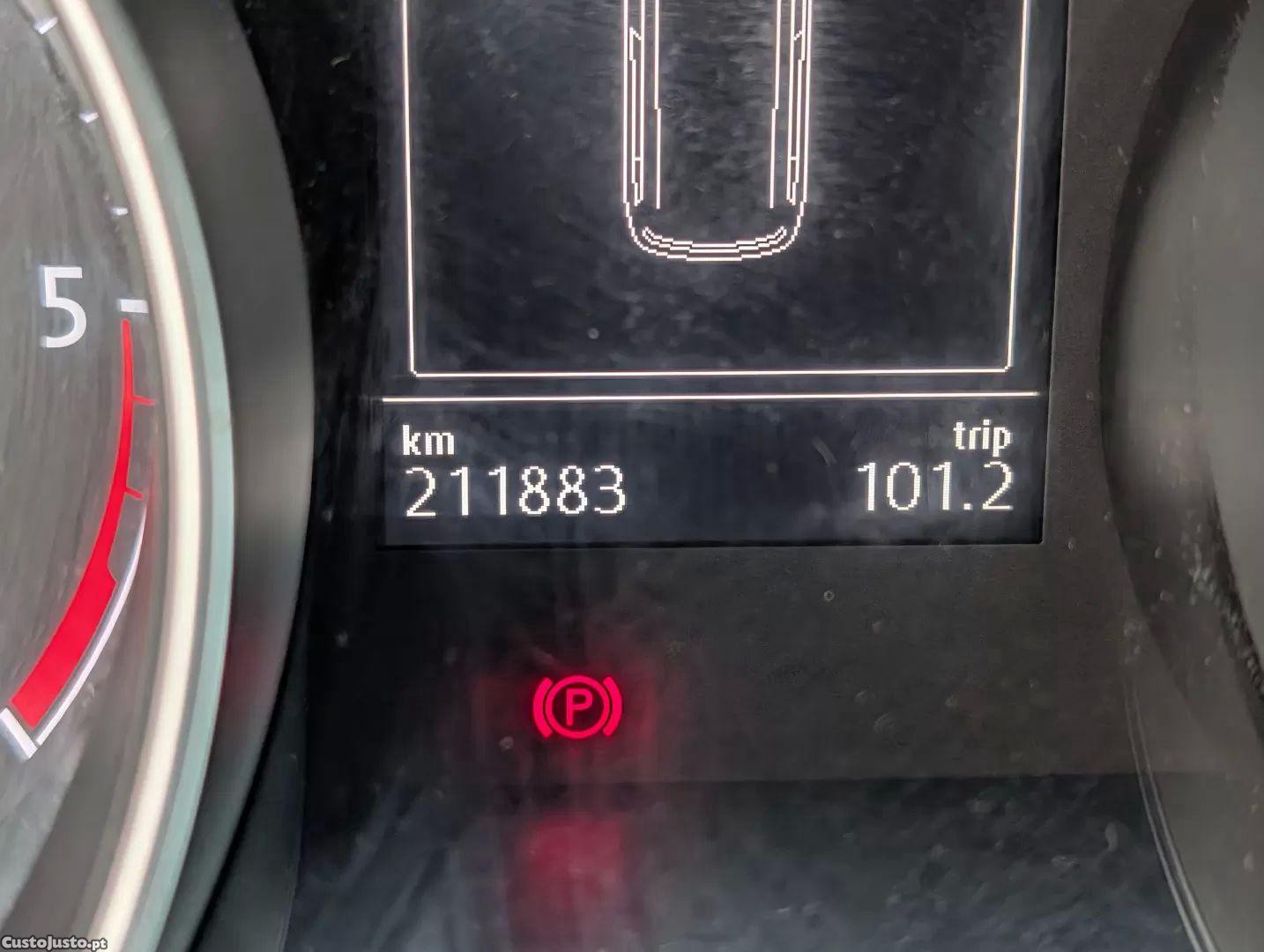 Volkswagen Touran 1.6 tdi highline dsg — fotografia 4