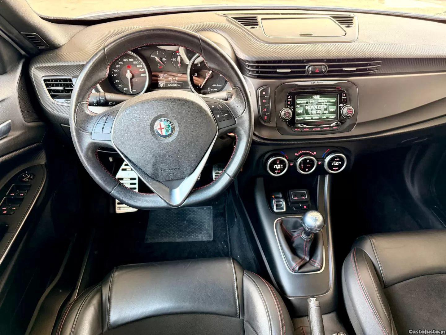 Alfa Romeo Giulietta 2.0 jtdm sport — fotografia 9