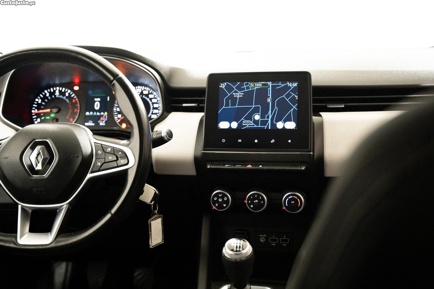Renault Clio 1.0 TCe Techno — fotografia 15