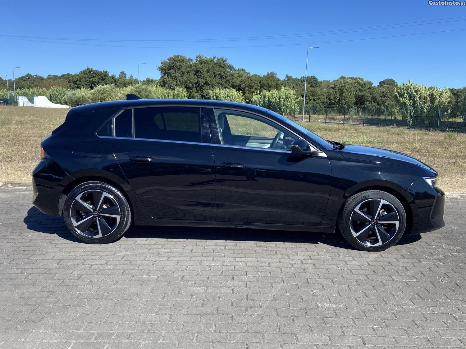 Opel Astra 1.2 T Elegance — fotografia 13
