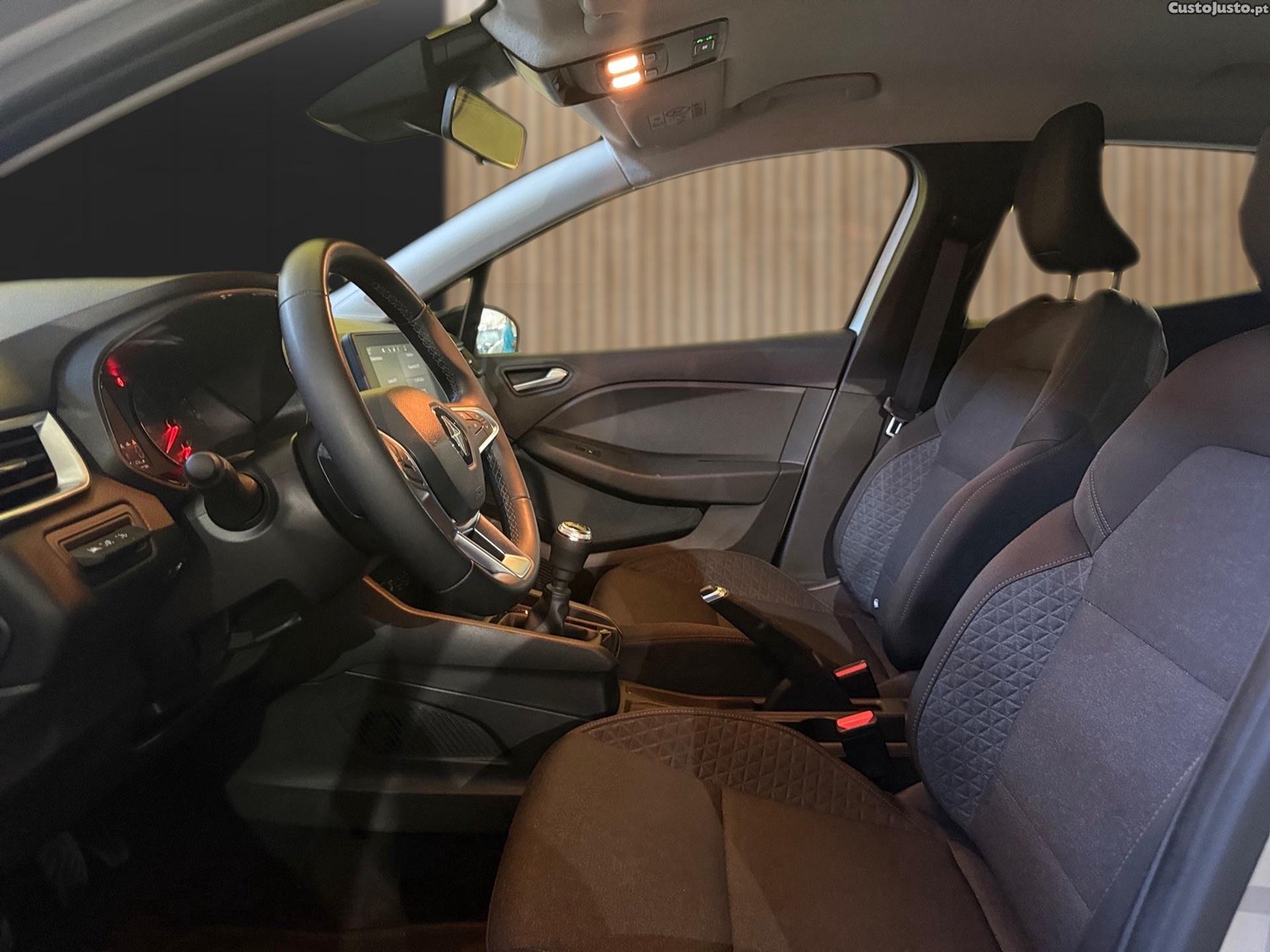 Renault Clio 1.0 TCe — fotografia 8