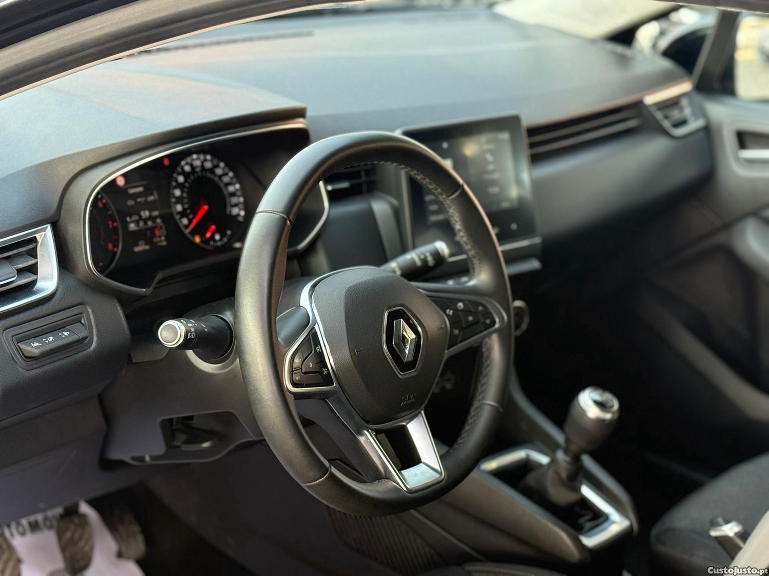 Renault Clio 1.0 TCe Exclusive — fotografia 7