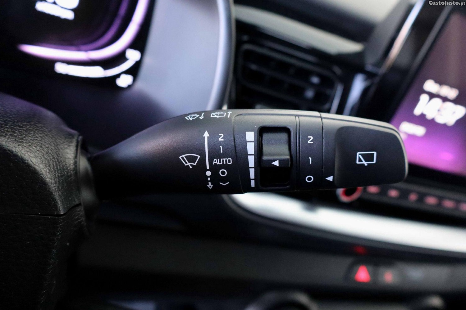 Kia Stonic 1.0 T-GDI Drive 7DCT — fotografia 13