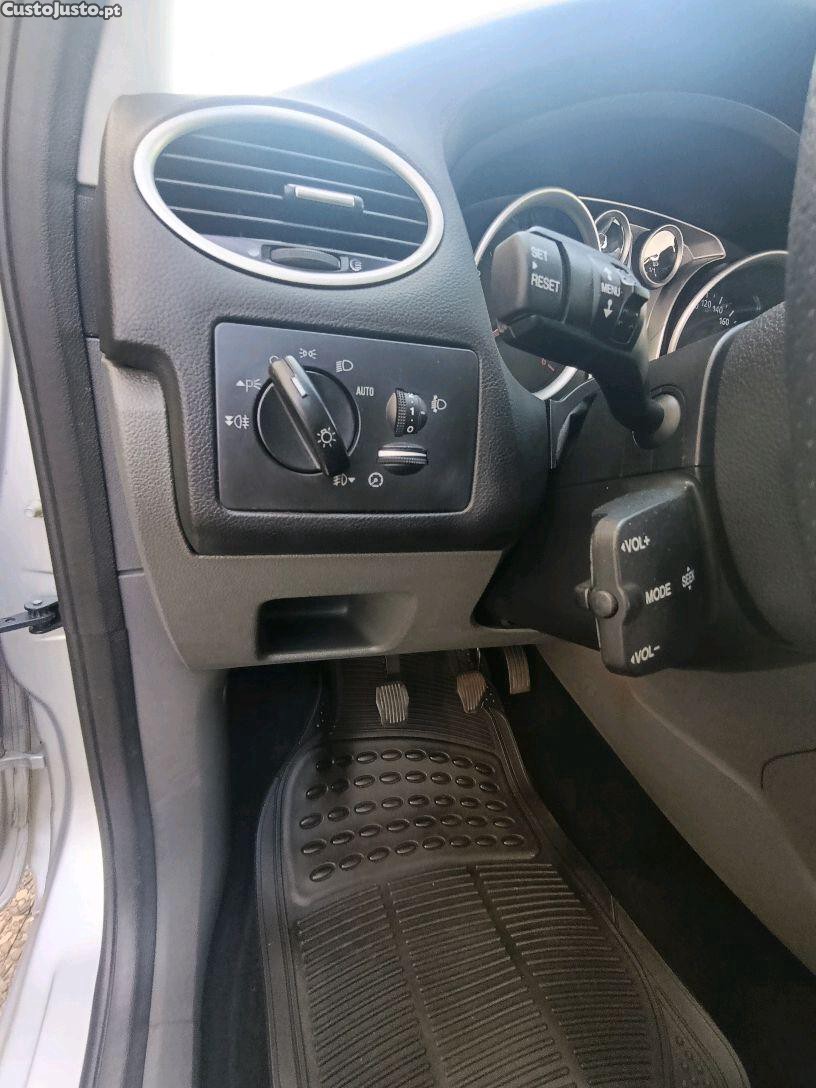 Ford Focus longa — fotografia 4