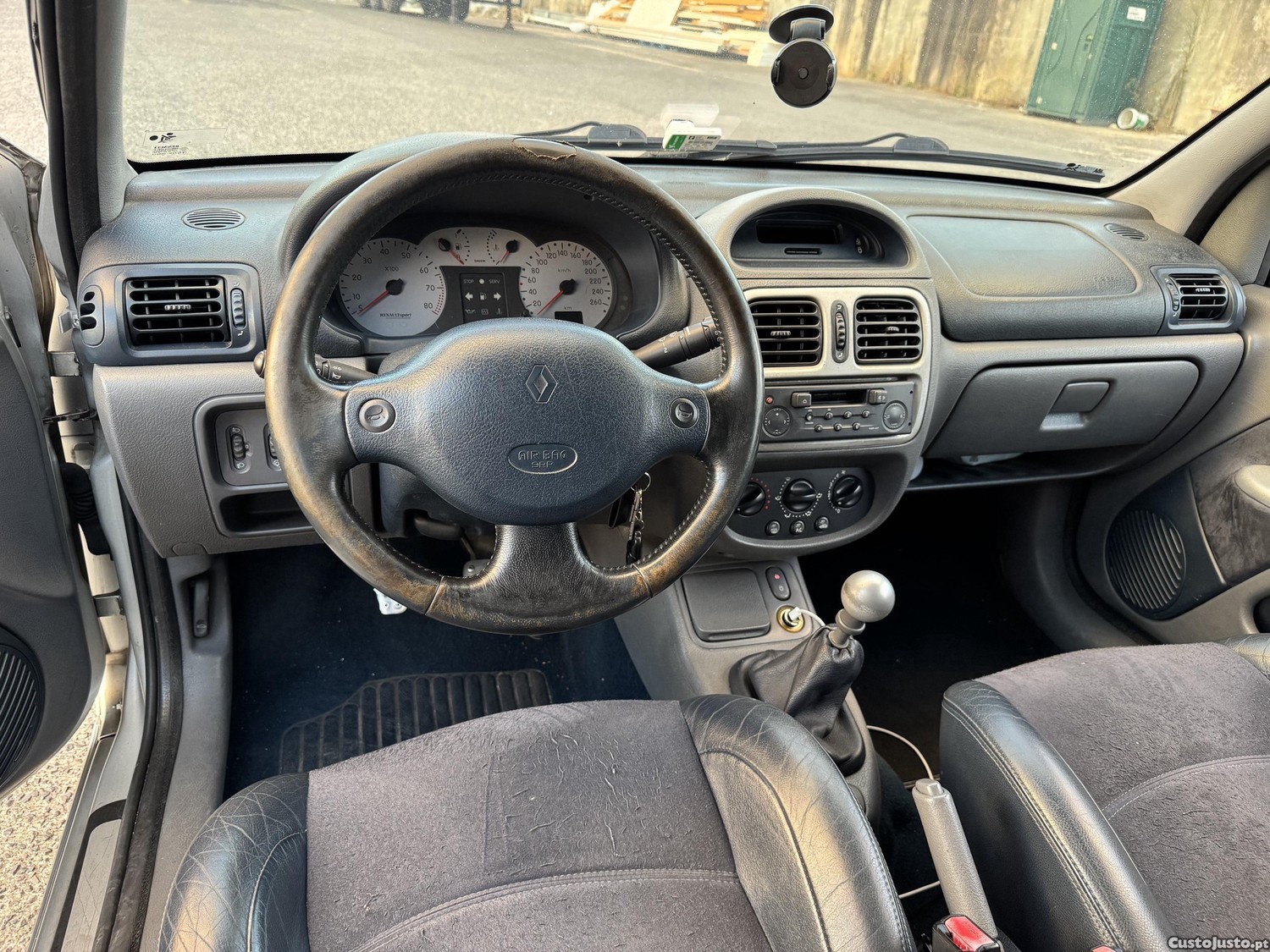 Renault Clio 2.0 Sport — fotografia 3