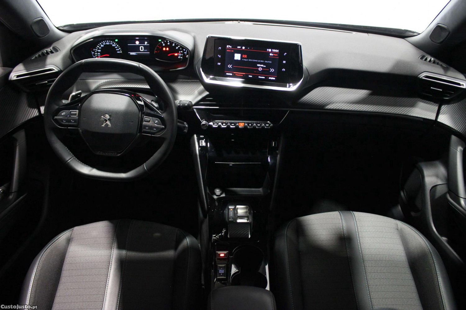 Peugeot 2008 1.5 BlueHDi Allure EAT8 — fotografia 11